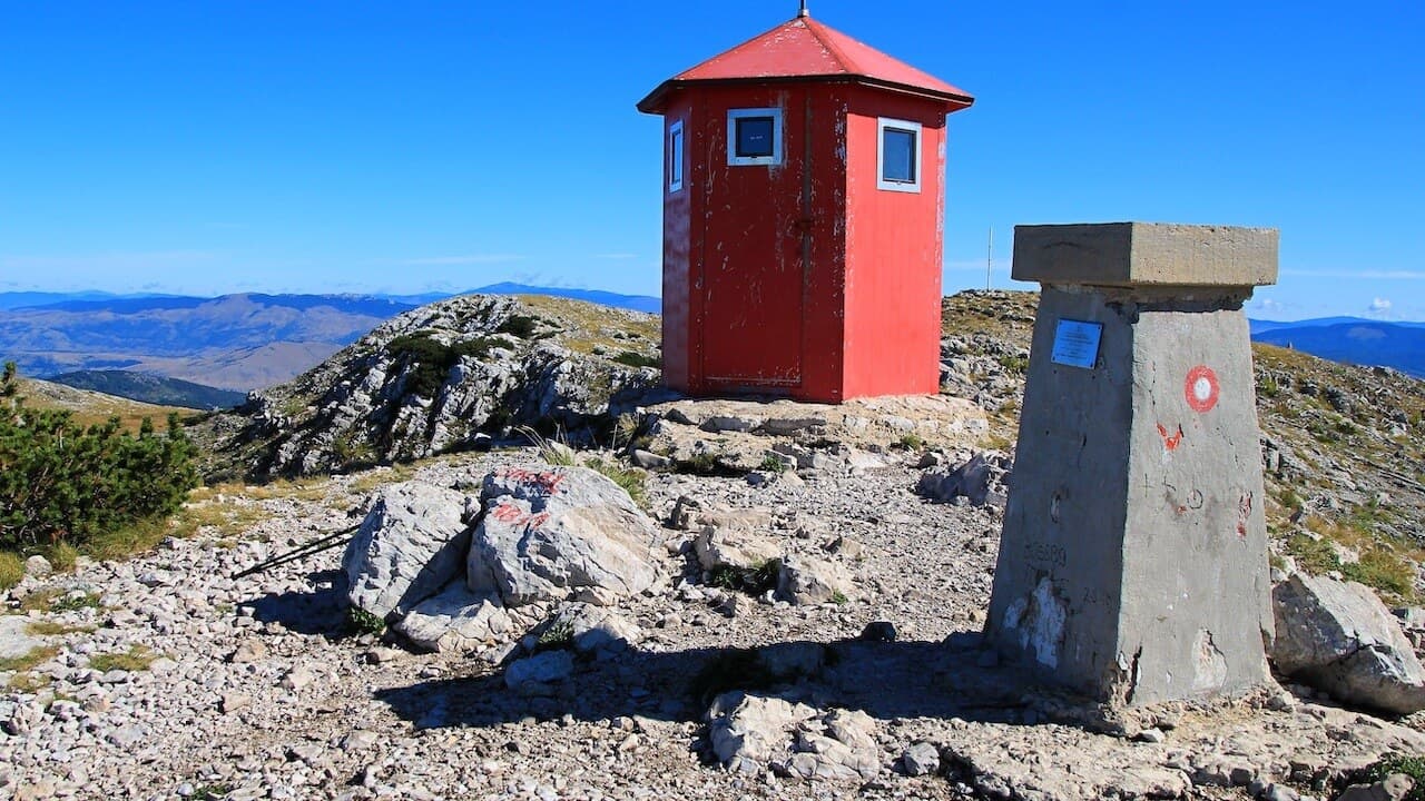 Crossing the Dinara mountains · 17