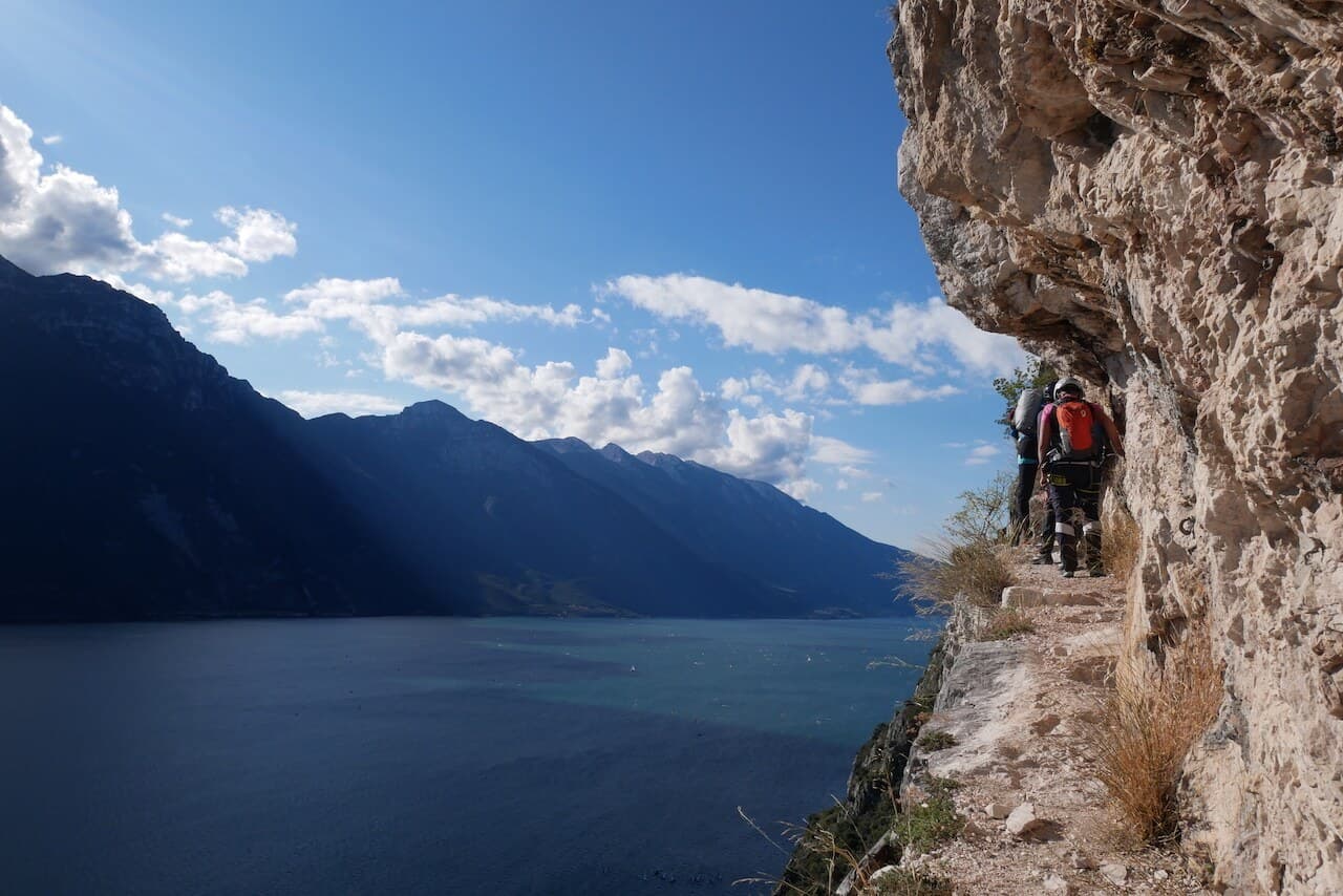 Sentiero Contrabbandieri above Lake Garda · 3
