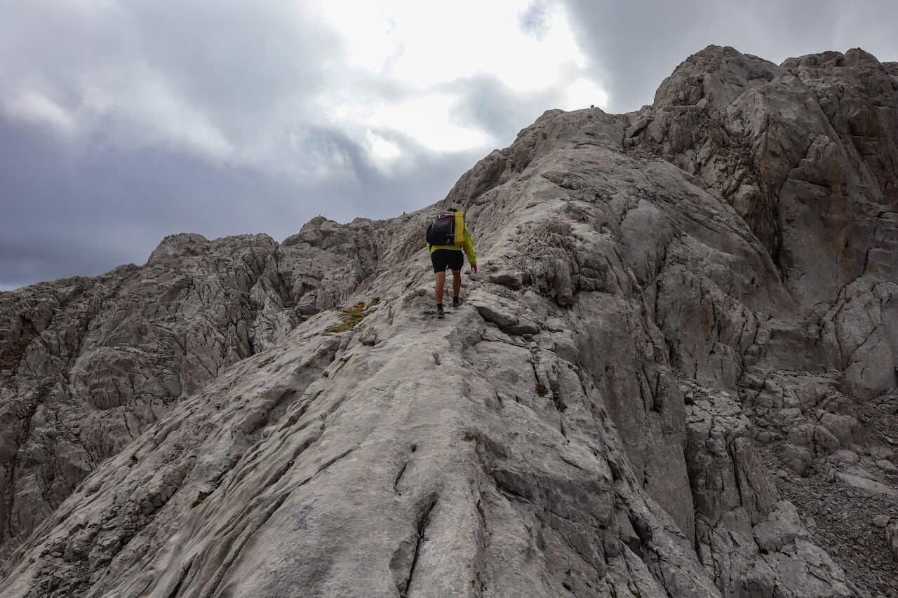 El Anillo de Picos: a Picos de Europa circuit · 20