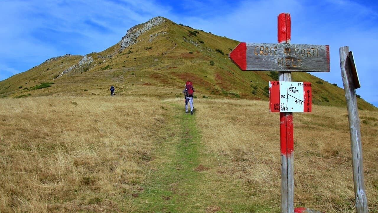 Autumn crossing of the Tuscan-Emilian Apennines · 18