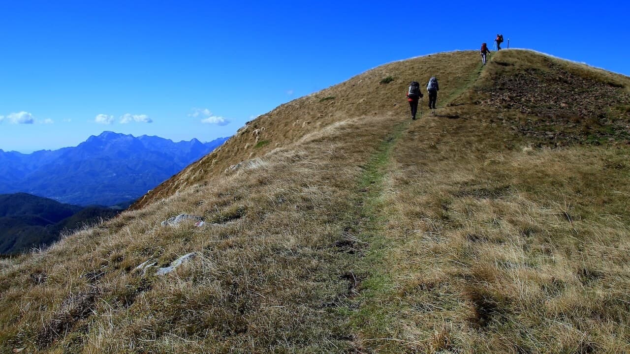 Autumn crossing of the Tuscan-Emilian Apennines · 9