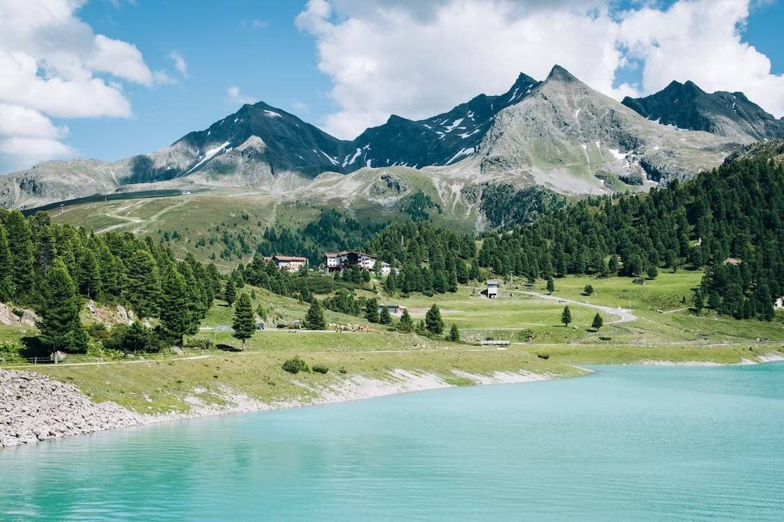 Mercantour: mountain lakes along the GR 52 · 9