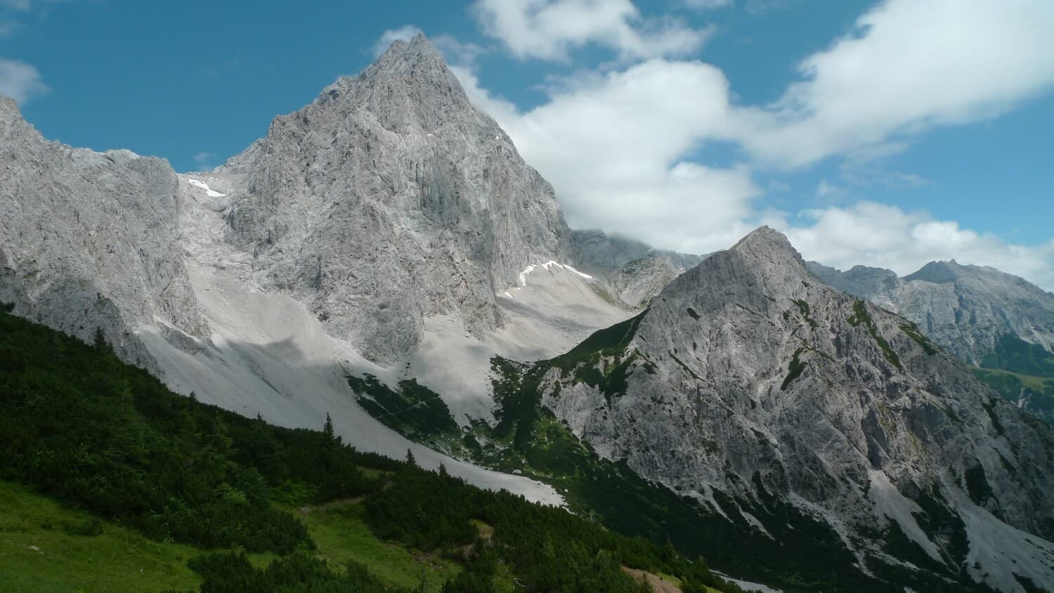 Dachstein hut circuit · 10