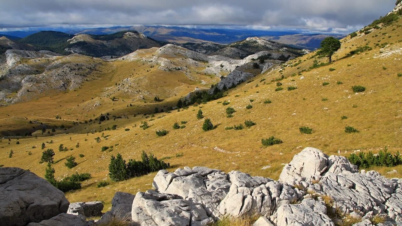 Crossing the Dinara mountains · 12