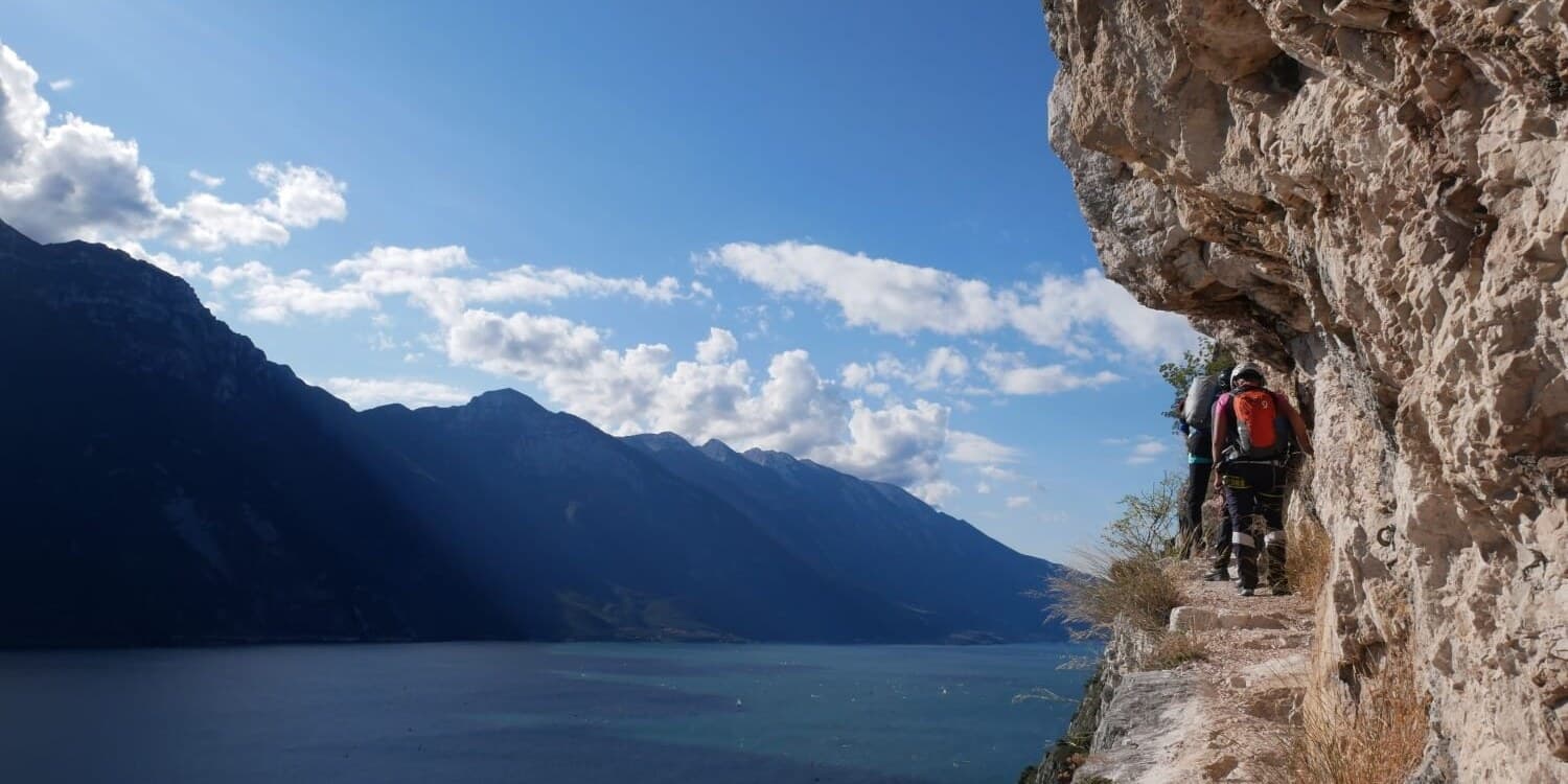 Sentiero Contrabbandieri above Lake Garda · 6