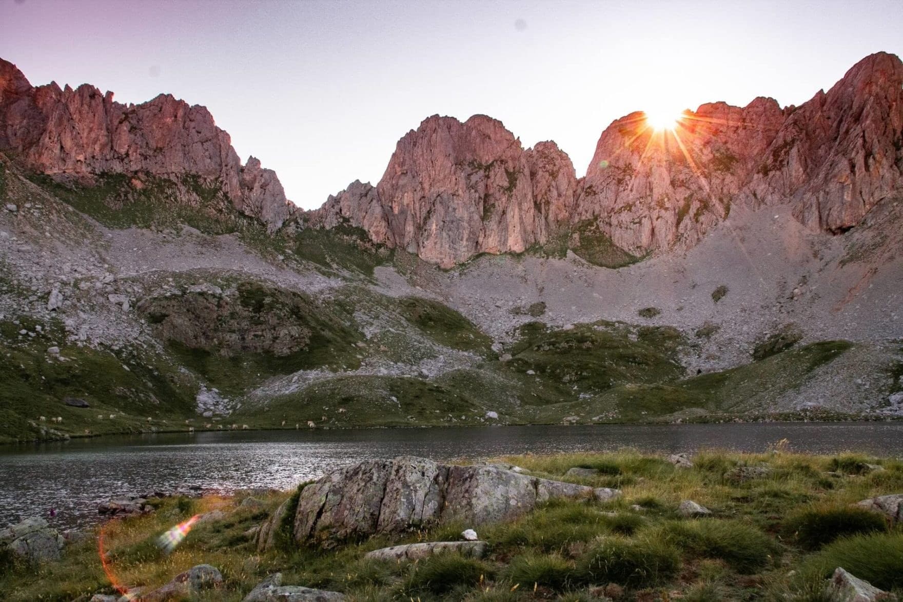 3000 Ibones: A Pyrenean Lake Circuit · 9