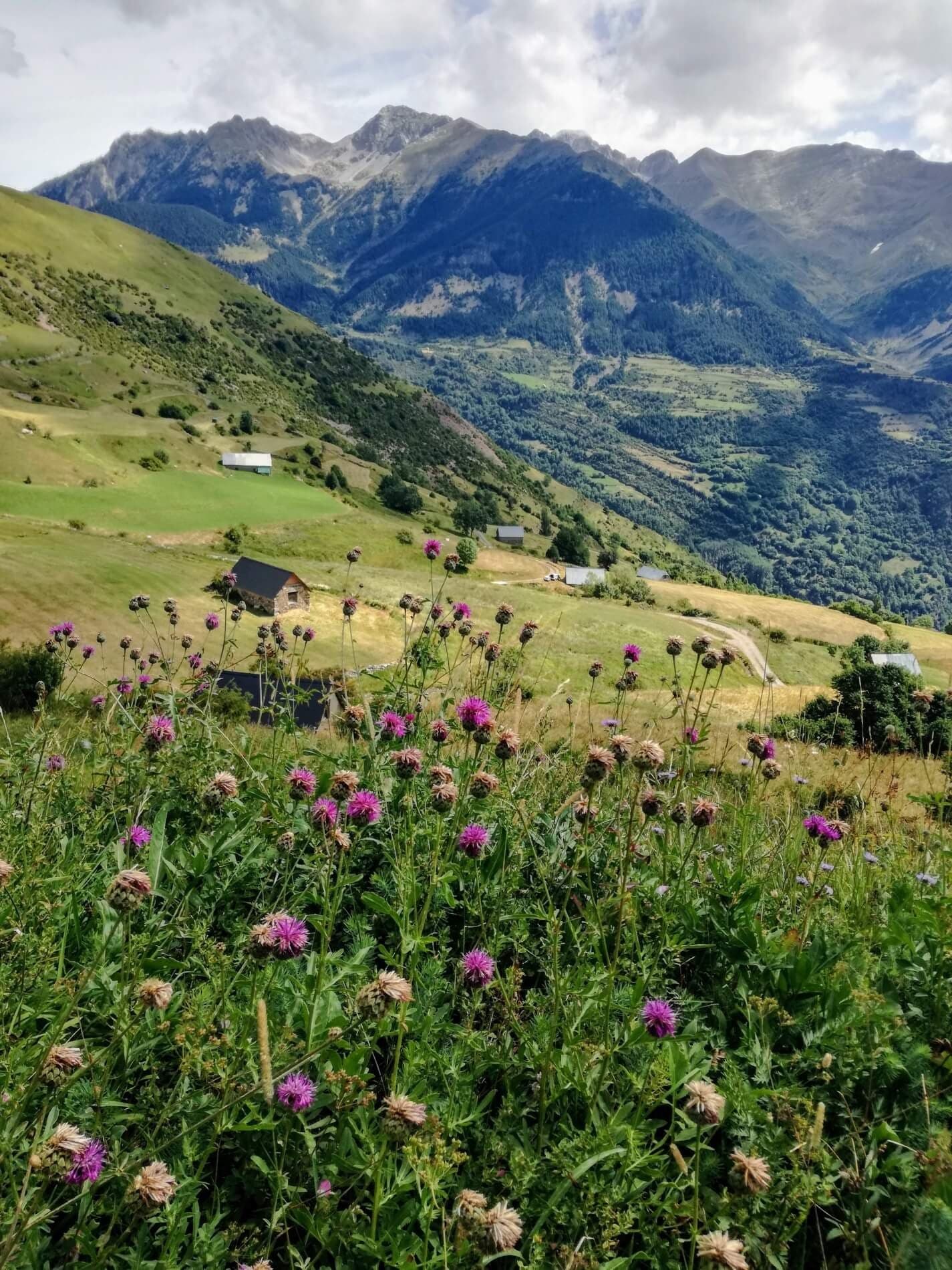3000 Ibones: A Pyrenean Lake Circuit · 2
