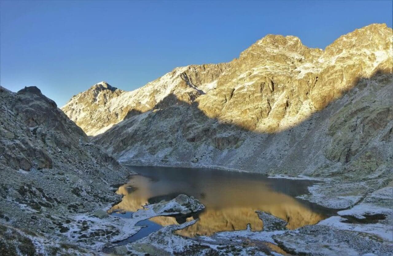 Mercantour: mountain lakes along the GR 52 · 19