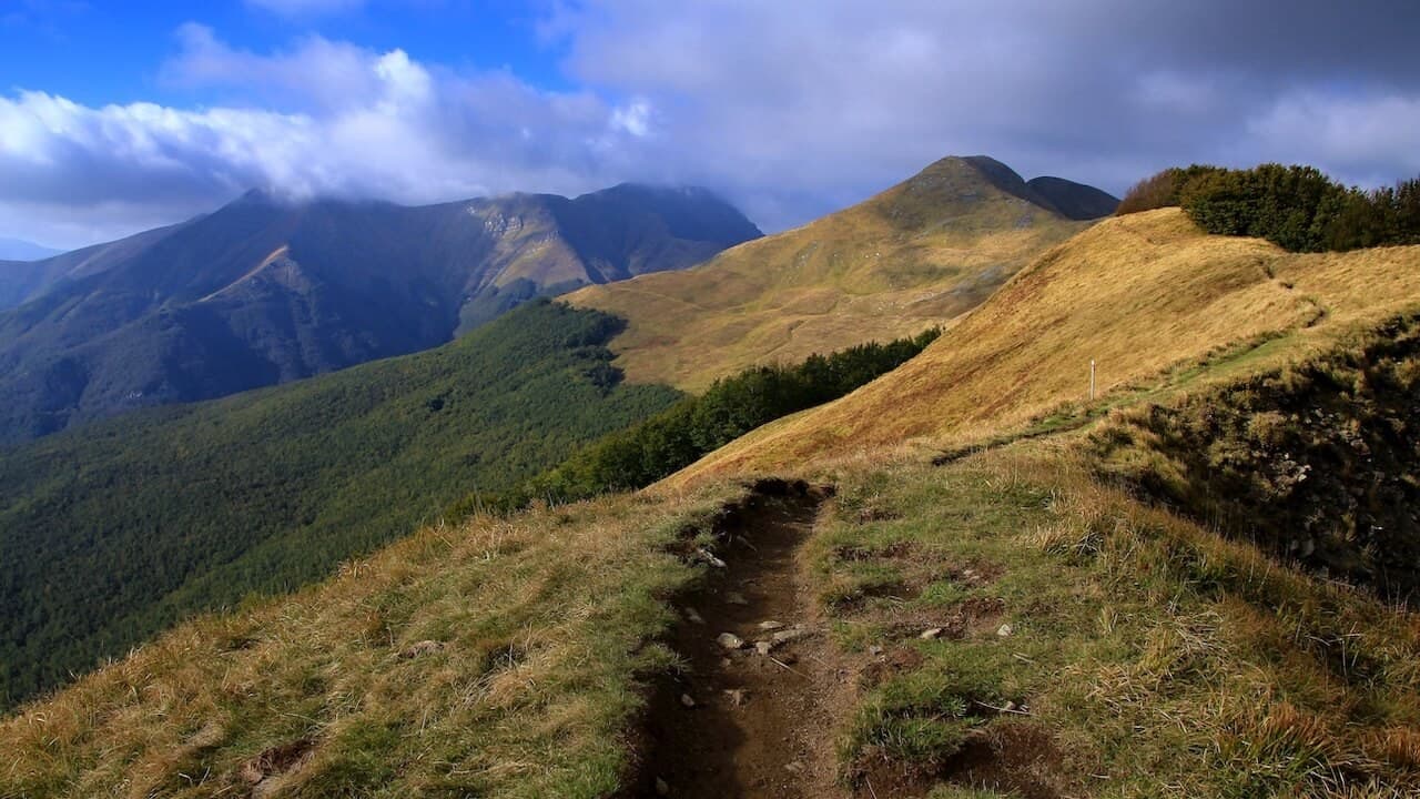 Autumn crossing of the Tuscan-Emilian Apennines · 5